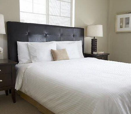 Oakwood At Palazzo East Hotel Los Angeles Room photo
